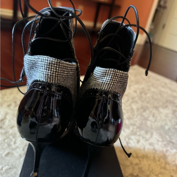 Beautiful and Authentic Saint Laurent stiletto boots! - Picture 7 of 10